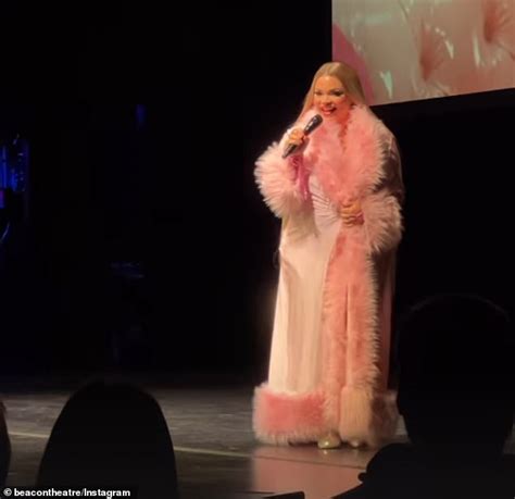 Trisha Paytas celebrates Broadway debut: “Maybe not talent, but。